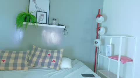 amelialaurent_ online show from June 11, 12:32 am
