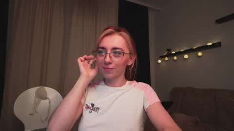 Amelia   online show from December 16, 4:49 pm