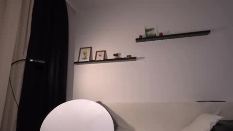 Amelia   online show from November 21, 3:54 pm