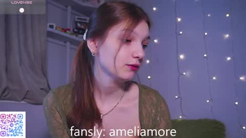Snapshot of ameliami chatting on April 25, 5:43 am Amelia online show from April 25, 5:43 am