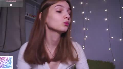 Snapshot of ameliami chatting on May 29, 9:07 am Amelia online show from May 29, 9:07 am