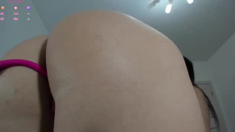 amelie_25 online show from November 20, 11:48 pm