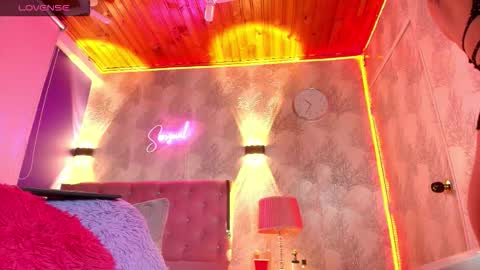 Amelie online show from March 5, 7:10 pm