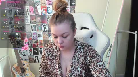 Amelie online show from May 1, 1:43 am