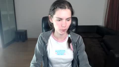 Snapshot of ameliereve chatting on September 17, 4:19 pm Amelie online show from September 17, 4:19 pm