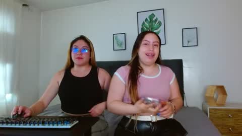 Snapshot of amelierose1 chatting on June 26, 2:43 pm Amelie online show from June 26, 2:43 pm