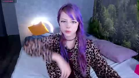 Snapshot of ameliia_backer chatting on July 23, 9:29 am Amelia online show from July 23, 9:29 am