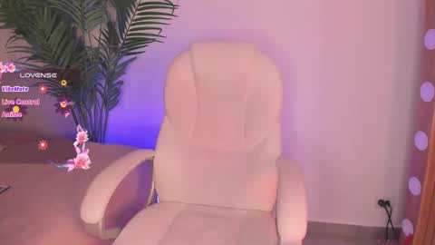 Amelie online show from January 30, 4:24 pm