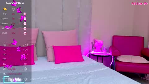 AmeliRoyse online show from October 12, 5:12 pm