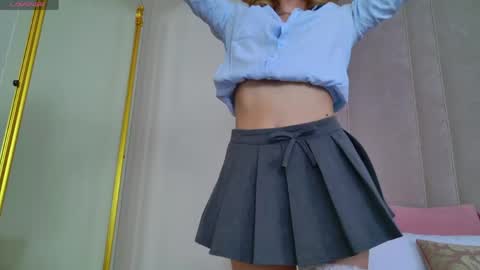 AmeliRoyse online show from April 21, 5:17 pm