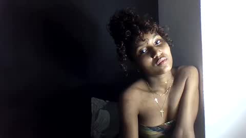 amelisy20005 online show from April 21, 3:02 am