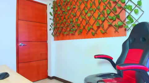 Amell Thomson online show from April 17, 11:02 am