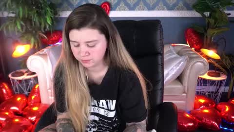 amellymillyy online show from February 17, 8:59 pm