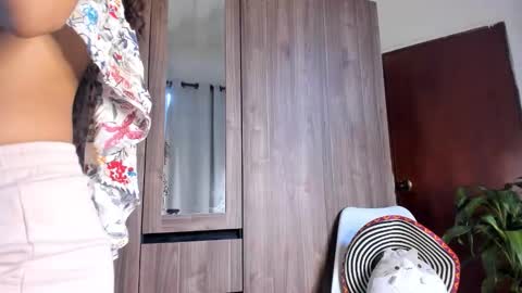 Amely  online show from February 6, 2:53 pm