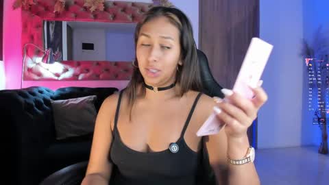 Snapshot of amelyamann chatting on May 22, 12:55 pm online show from May 22, 12:55 pm