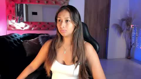 Snapshot of amelyamann chatting on May 24, 12:32 pm online show from May 24, 12:32 pm