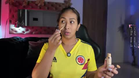Snapshot of amelyamann chatting on June 11, 12:58 pm online show from June 11, 12:58 pm