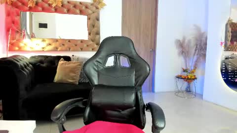 Snapshot of amelyamann chatting on July 31, 1:10 pm online show from July 31, 1:10 pm