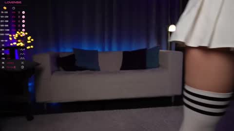 Snapshot of amelyxxx chatting on February 23, 10:28 am Amy online show from February 23, 10:28 am