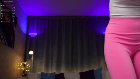 Snapshot of amelyxxx chatting on March 2, 5:12 am Amy online show from March 2, 5:12 am