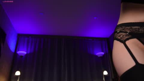 Snapshot of amelyxxx chatting on March 5, 8:54 am Amy online show from March 5, 8:54 am