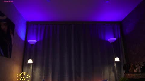 Snapshot of amelyxxx chatting on March 7, 8:34 am Amy online show from March 7, 8:34 am