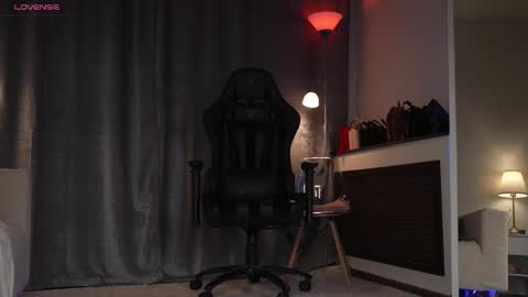 Snapshot of amelyxxx chatting on October 9, 12:41 am Amy online show from October 9, 12:41 am