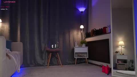 Snapshot of amelyxxx chatting on October 11, 1:27 am Amy online show from October 11, 1:27 am