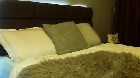 HOT white  naughty leo  xxx online show from February 3, 10:58 am