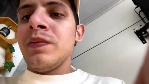 Snapshot of americanbig_dick chatting on March 18, 10:02 pm Lucian online show from March 18, 10:02 pm
