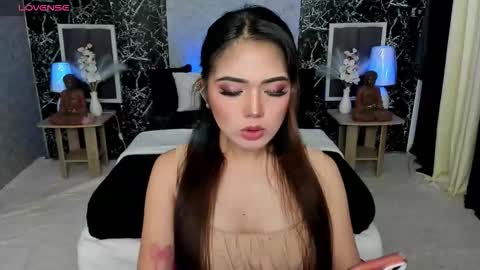 Claire online show from October 2, 7:04 am