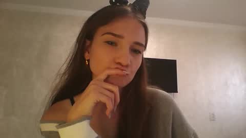 Julia  online show from September 22, 9:22 am