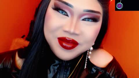 Queen Mireska online show from March 4, 3:40 pm