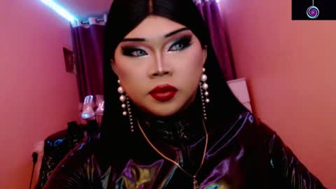 Snapshot of amiadoll chatting on June 7, 3:38 pm Queen Mireska online show from June 7, 3:38 pm