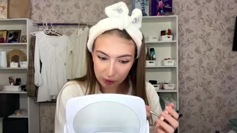 Kate online show from March 5, 4:30 am