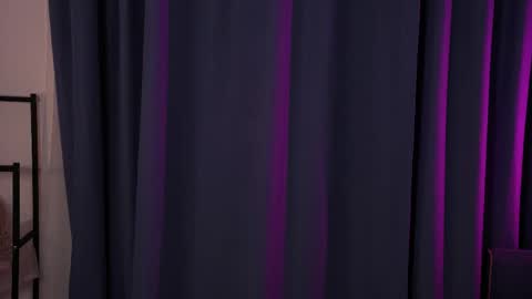 amilifox1 online show from April 2, 4:15 pm