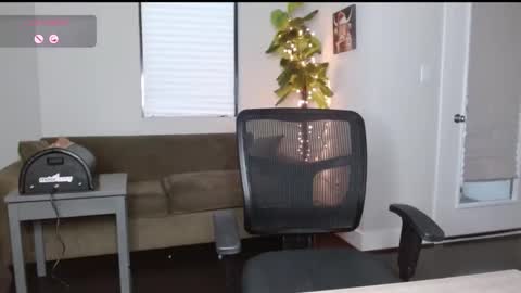 Snapshot of amilustxx chatting on December 12, 11:25 pm amilust online show from December 12, 11:25 pm