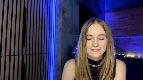 Snapshot of amily_sunray chatting on May 16, 3:55 pm Amily online show from May 16, 3:55 pm