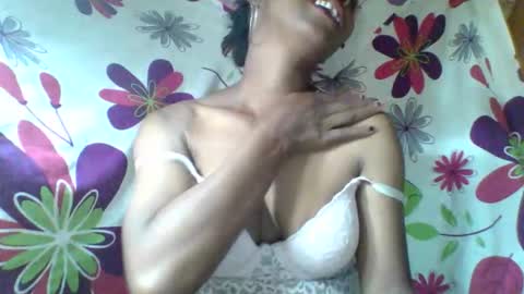 aminah01 online show from February 24, 6:55 am