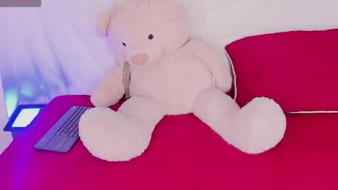 amira_princesswc online show from April 19, 7:38 pm