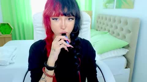    online show from March 11, 11:38 am