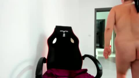 Amiraisa online show from January 14, 8:52 am