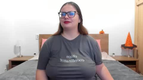 Amira Vyxen online show from November 24, 9:47 pm