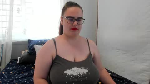 Amira Vyxen online show from April 22, 7:22 am