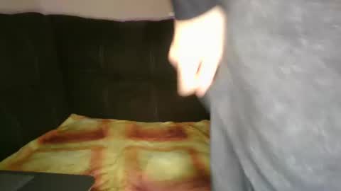 Snapshot of amiri_sweater chatting on February 28, 9:58 am amiri_sweater online show from February 28, 9:58 am