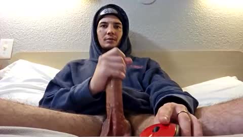 Snapshot of amiri_sweater chatting on December 4, 2:59 pm amiri_sweater online show from December 4, 2:59 pm