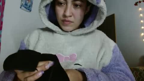 amitlu_ online show from January 28, 1:18 am