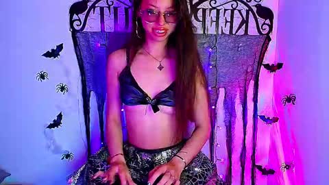 Snapshot of ammeliejoy chatting on October 2, 11:23 pm Ammelie online show from October 2, 11:23 pm