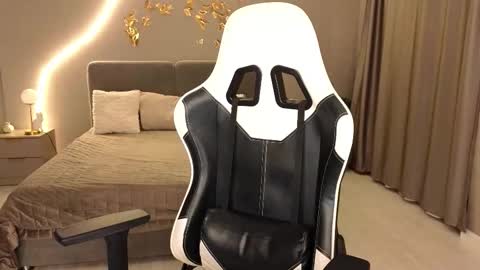 Ammy  dont forget to thumbs up me  online show from December 15, 3:55 am