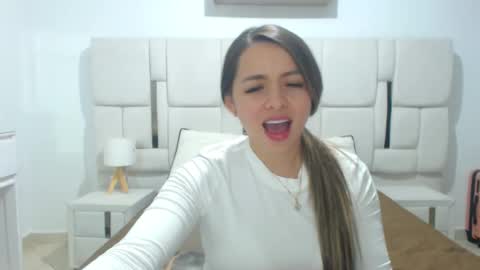 Snapshot of ammy_velez chatting on December 26, 1:51 am ammy_velez online show from December 26, 1:51 am